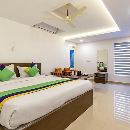 Hotel Treebo Trend Airport Avenue Plaza Cochin Airport Kochi Exterior foto
