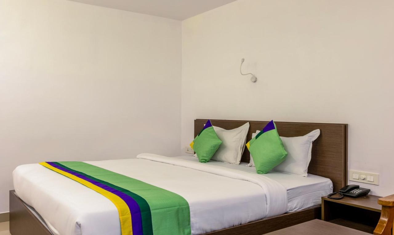 Hotel Treebo Trend Airport Avenue Plaza Cochin Airport Kochi Exterior foto