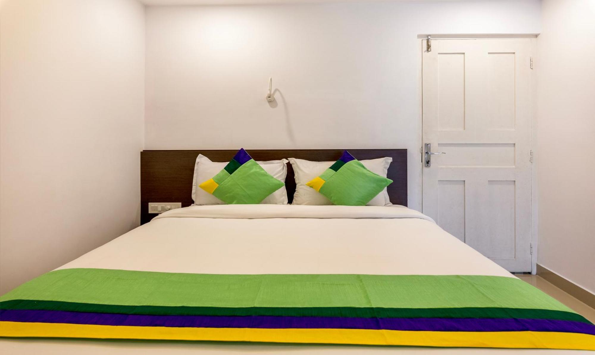 Hotel Treebo Trend Airport Avenue Plaza Cochin Airport Kochi Exterior foto