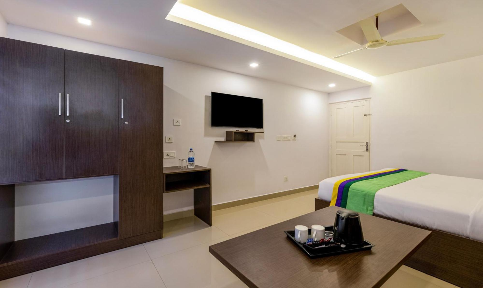 Hotel Treebo Trend Airport Avenue Plaza Cochin Airport Kochi Exterior foto